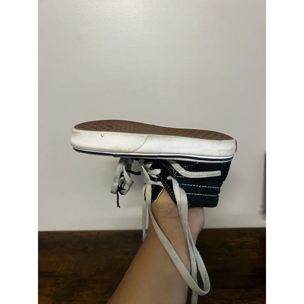 VANS Sk8-Hi Sneakers Black with A White Side Stripe High-top Kids Size 1 Youth